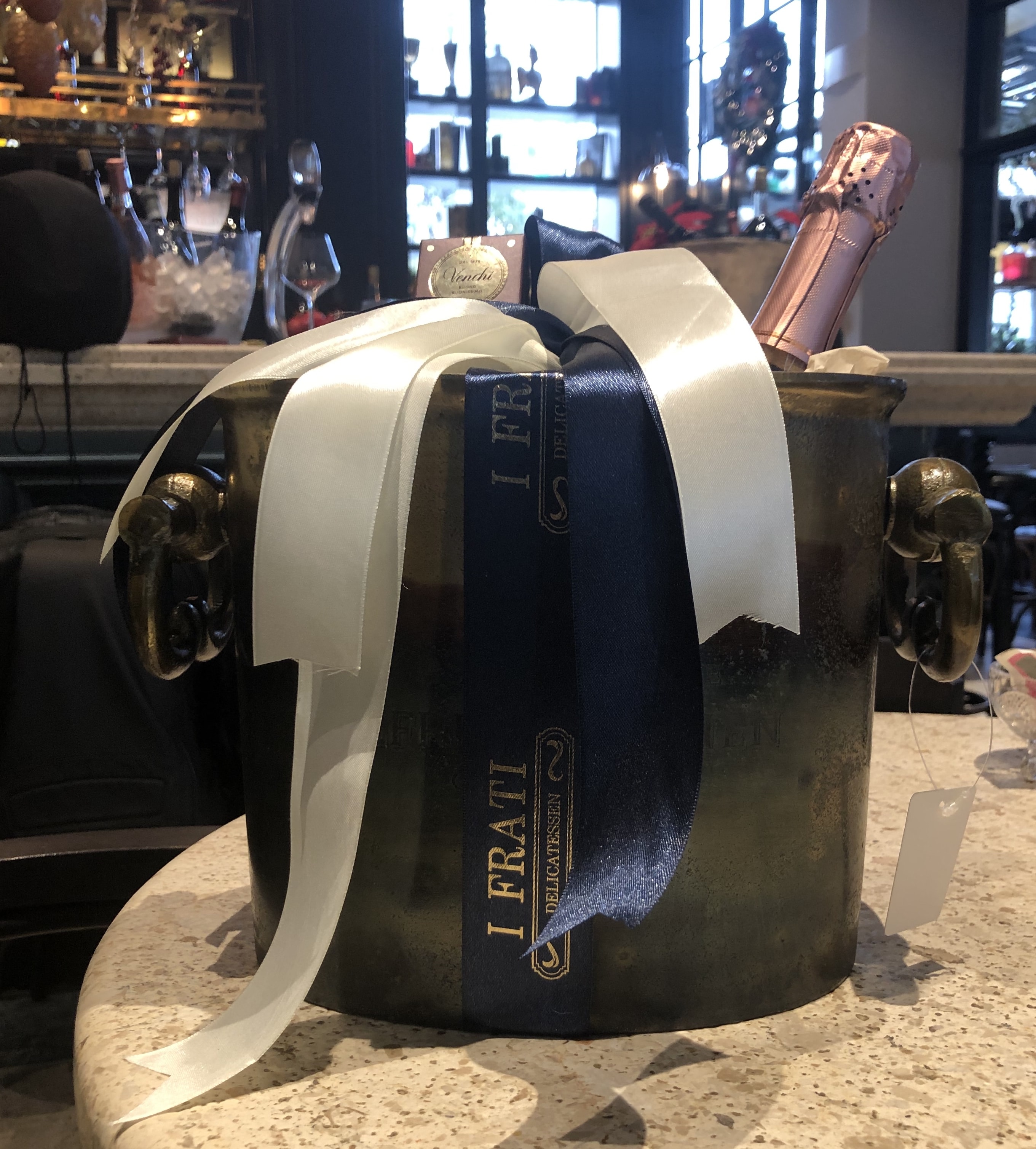 Σαμπανιέρα - Δώρο 1